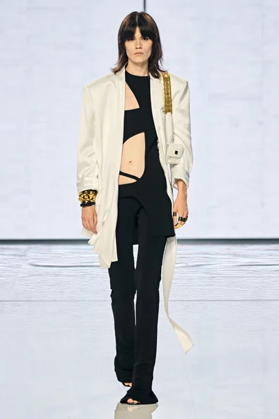 Look 19